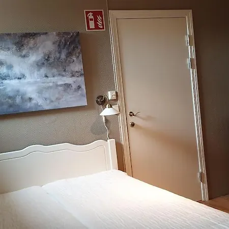 Jordas Gard *